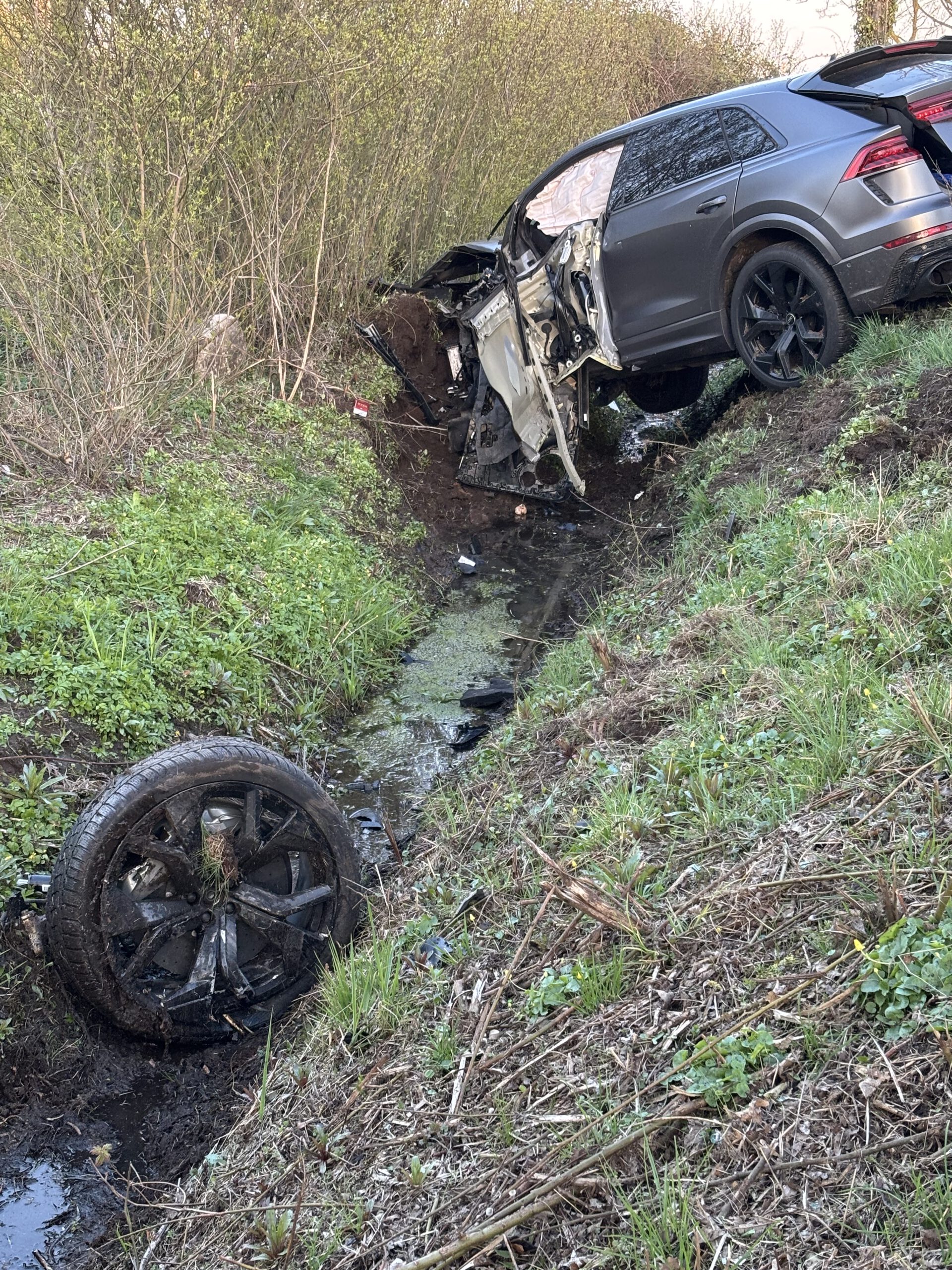 Du betrachtest gerade TH2Y – PKW im Graben